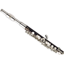 Yamaha YPC-32 Standard Piccolo; key of C; ABS resin body; silver-plated nickel-silver headjoint and keys; split E mechanism; PPC-32II case; Japan